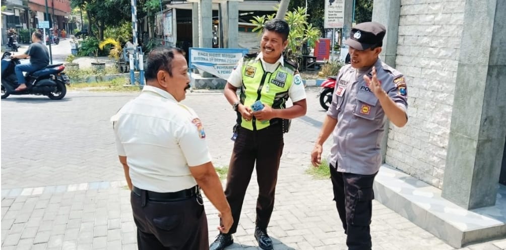 Bhabinkamtibmas Garda Terdepan Jaga Harmoni dan Keamanan Warga