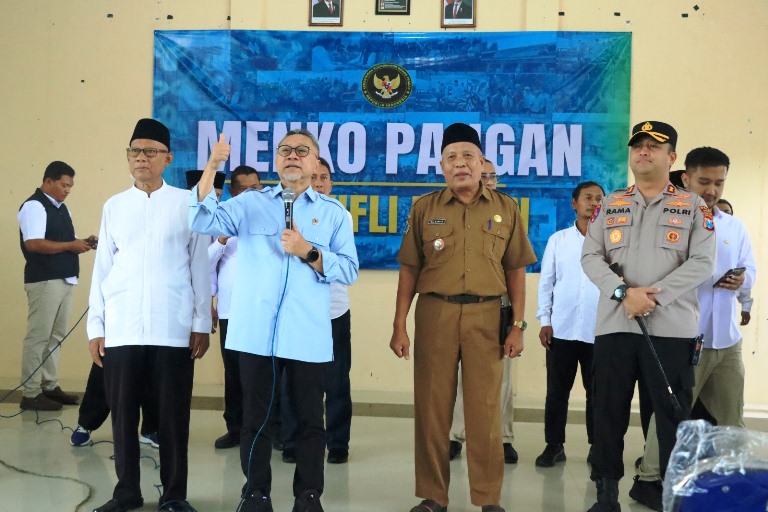 Kapolres Gresik Dampingi Menko Pangan Tinjau Program Makanan Bergizi Gratis