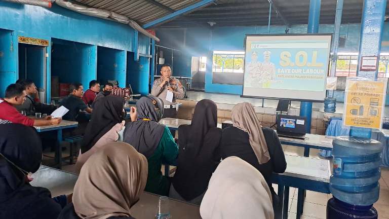  Satlantas Polres Pasuruan Ajarkan Safety Riding kepada Ribuan Karyawan Perusahaan