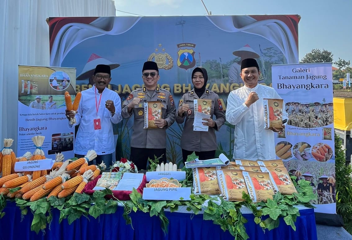 Dukung Asta Cita, Polres Blitar Tanam Jagung Serentak di Lahan Pesantren
