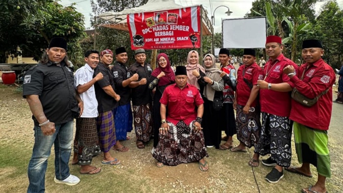 Madas Jember Berbagi Kopi Gratis, Meriahkan Peresmian Masjid An-Nabawi dengan Pengajian Akbar