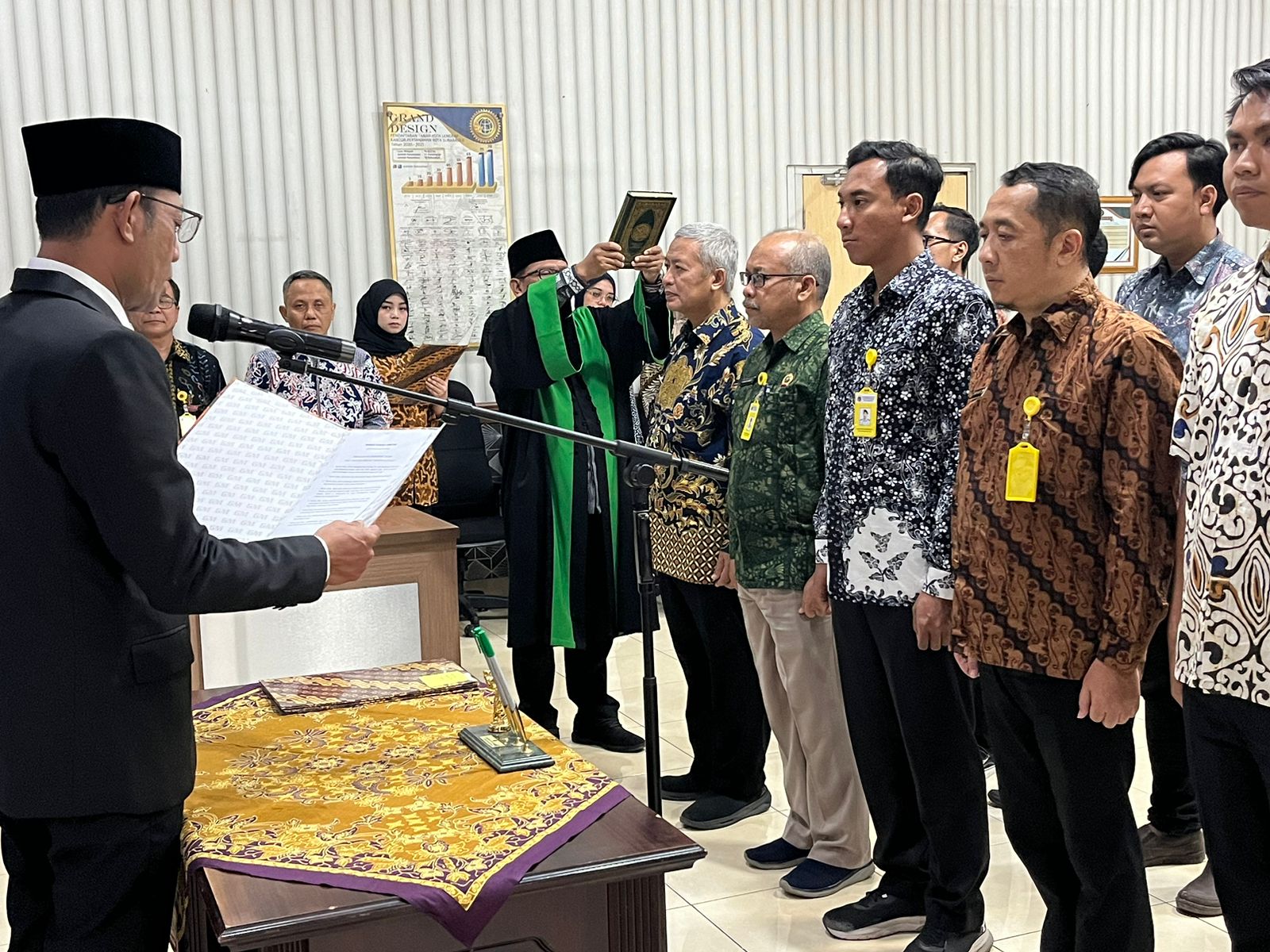 Ambil Sumpah Panitia PTSL, Kantah Surabaya II Komitmen Beri Kepastian Hukum Kepemilikan Tanah