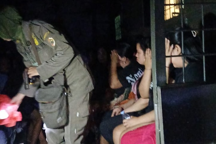 Razia Warung Remang-Remang, Satpol PP Mojokerto Amankan 18 Orang