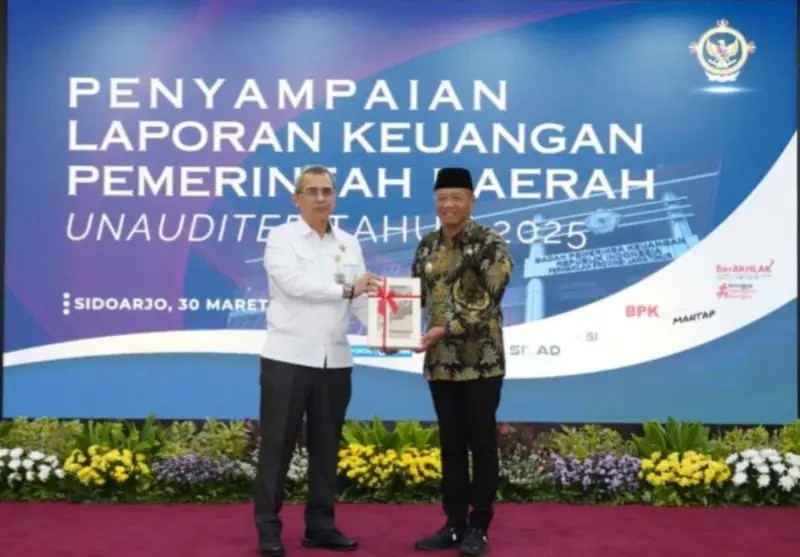 Serahkan LKPD 2025 ke BPK Jatim, Bupati Gatut Sunu Optimis Raih Predikat WTP