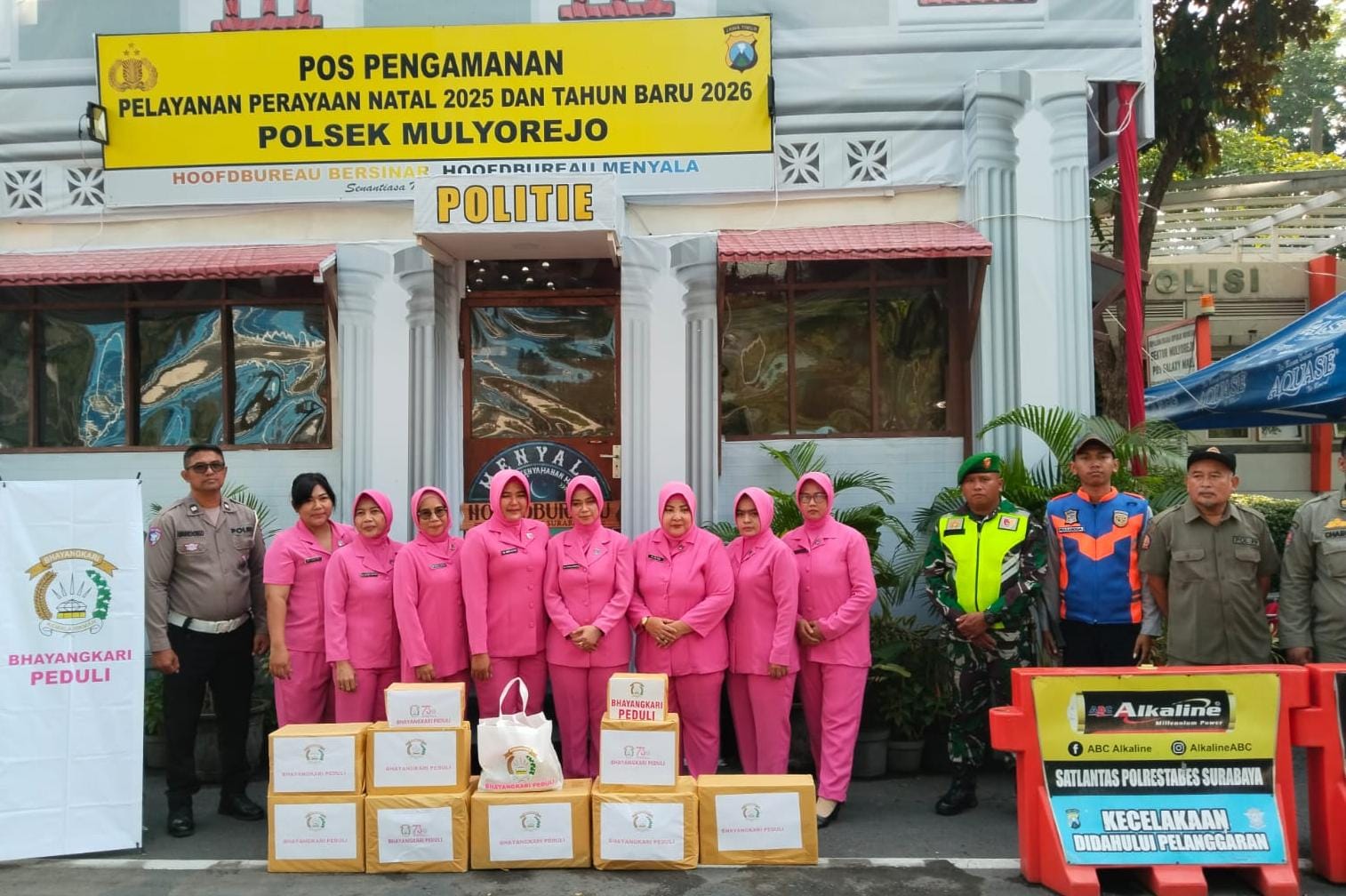 Suntik Semangat di Garis Depan, Bhayangkari Ranting Mulyorejo Kunjungi Pos Pam Nataru 2026
