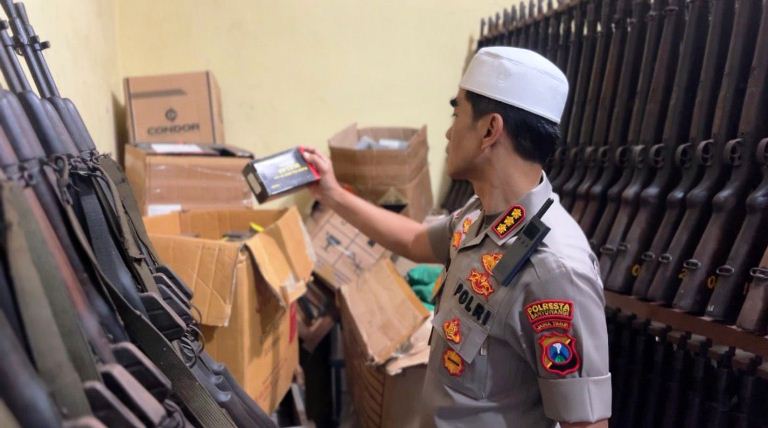 Pastikan Keamanan dan Kesiapsiagaan, Kapolresta Banyuwangi Cek Rutan, Senpi, dan Peralatan Dinas