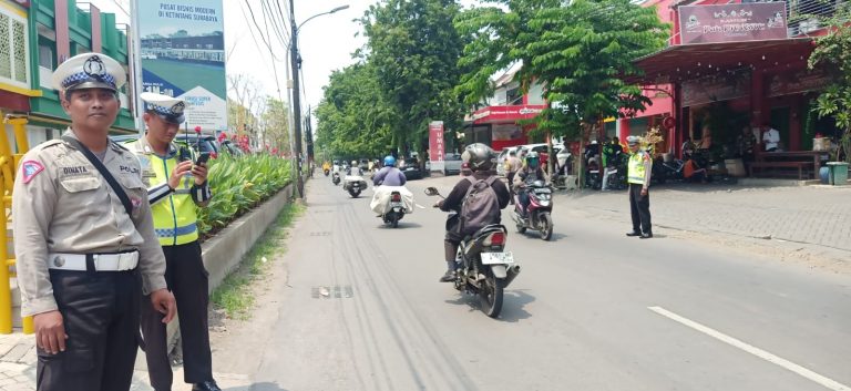 Polsek Gayungan Patroli untuk Cegah Kejahatan 