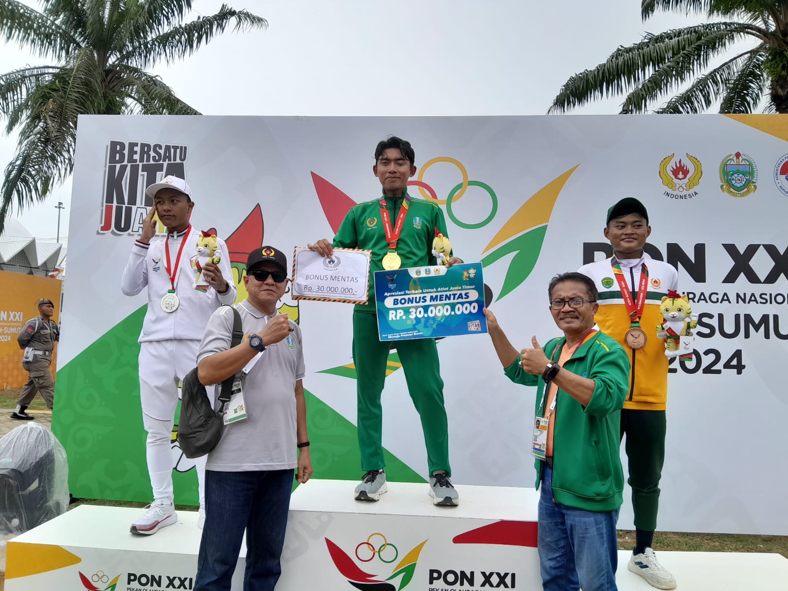 ITT Borong Emas, Balap Sepeda Mantapkan Jatim di Puncak Klasemen