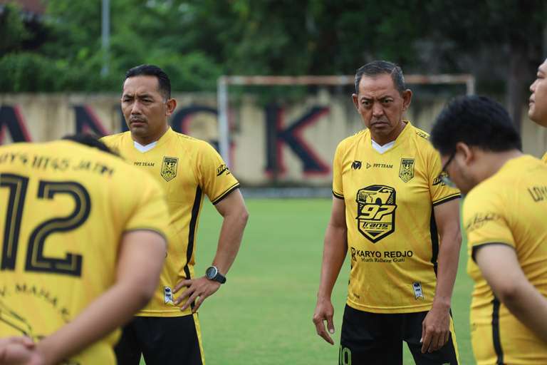 Jalin Sinergitas, Ditresnarkoba Polda Jatim dan Wartawan Gelar Fun Football