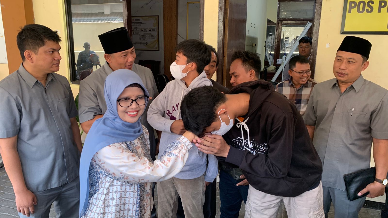 Mak Rini Resmi Cabut Laporan Soal Perusakan APK ke Bawaslu Blitar