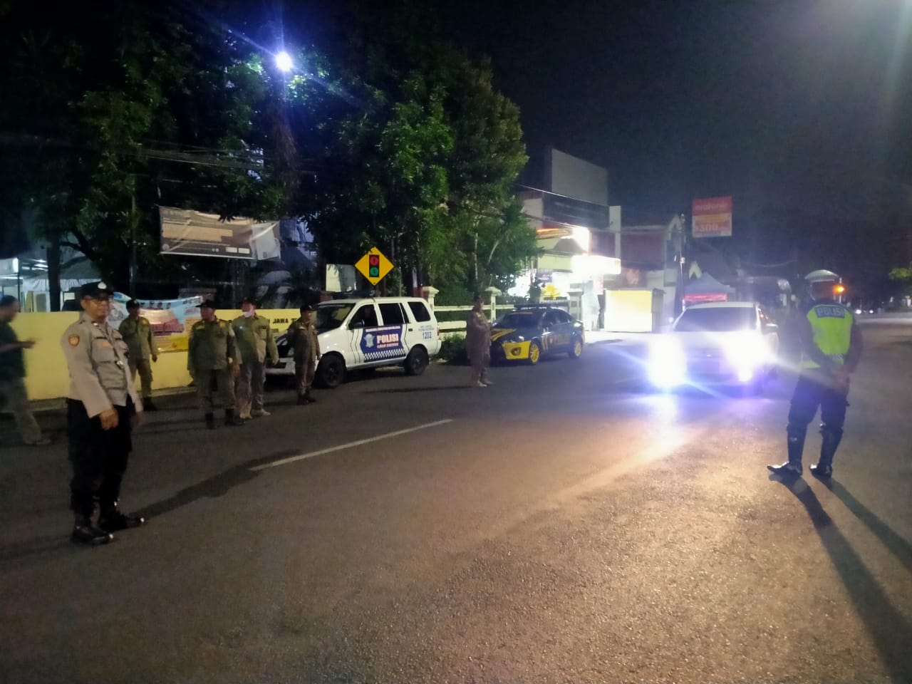 Polsek Gayungan Razia Malam, Berhasil Ciptakan Situasi Kondusif