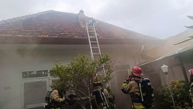 Rumah Praktik dr Puruhito di Tegalsari Surabaya Terbakar, Tiga Penghuni Sempat Terjebak