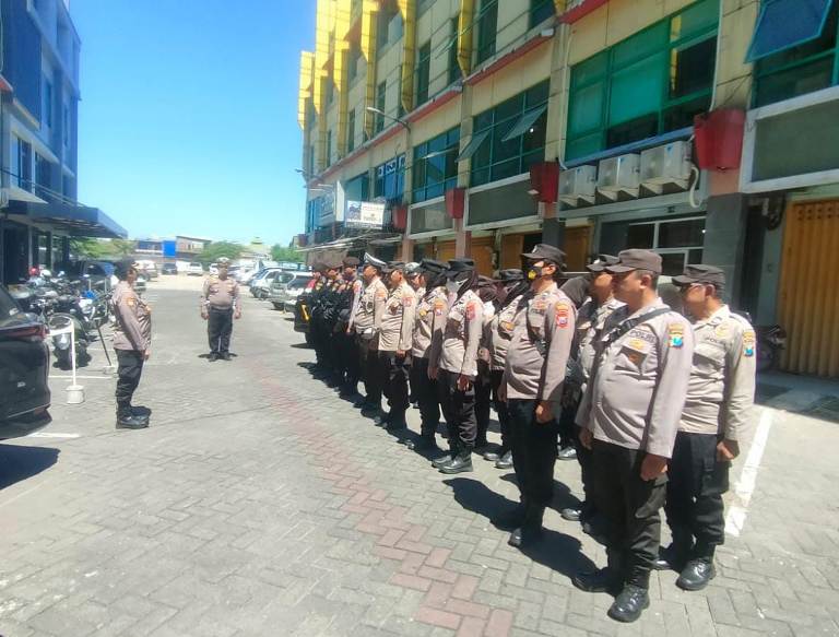 Pengamanan Unjuk Rasa, Polsek Dukuh Pakis Kedepankan Pendekatan Humanis