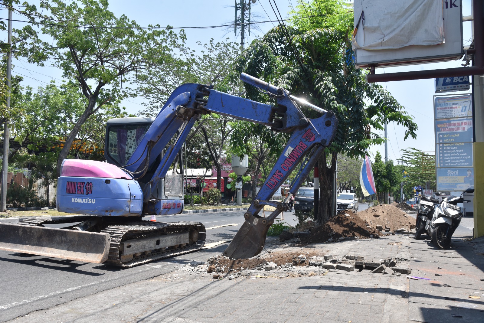 Pemkab Sidoarjo Percantik Trotoar Jalan Lingkar Barat