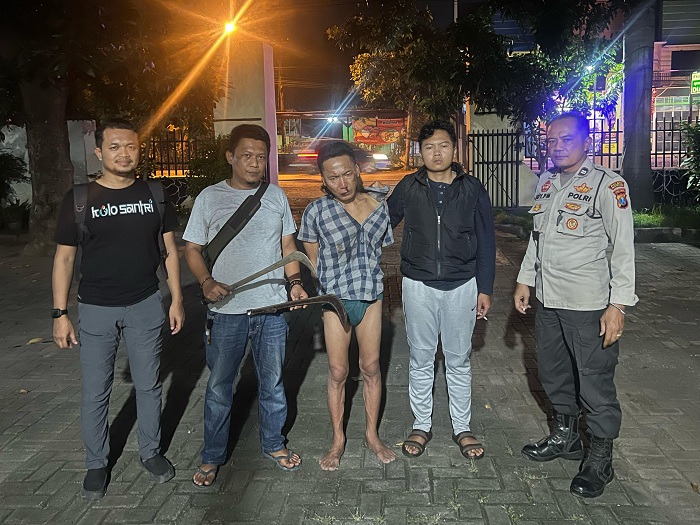 Residivis Bersenjata Tajam Melawan saat Ditangkap