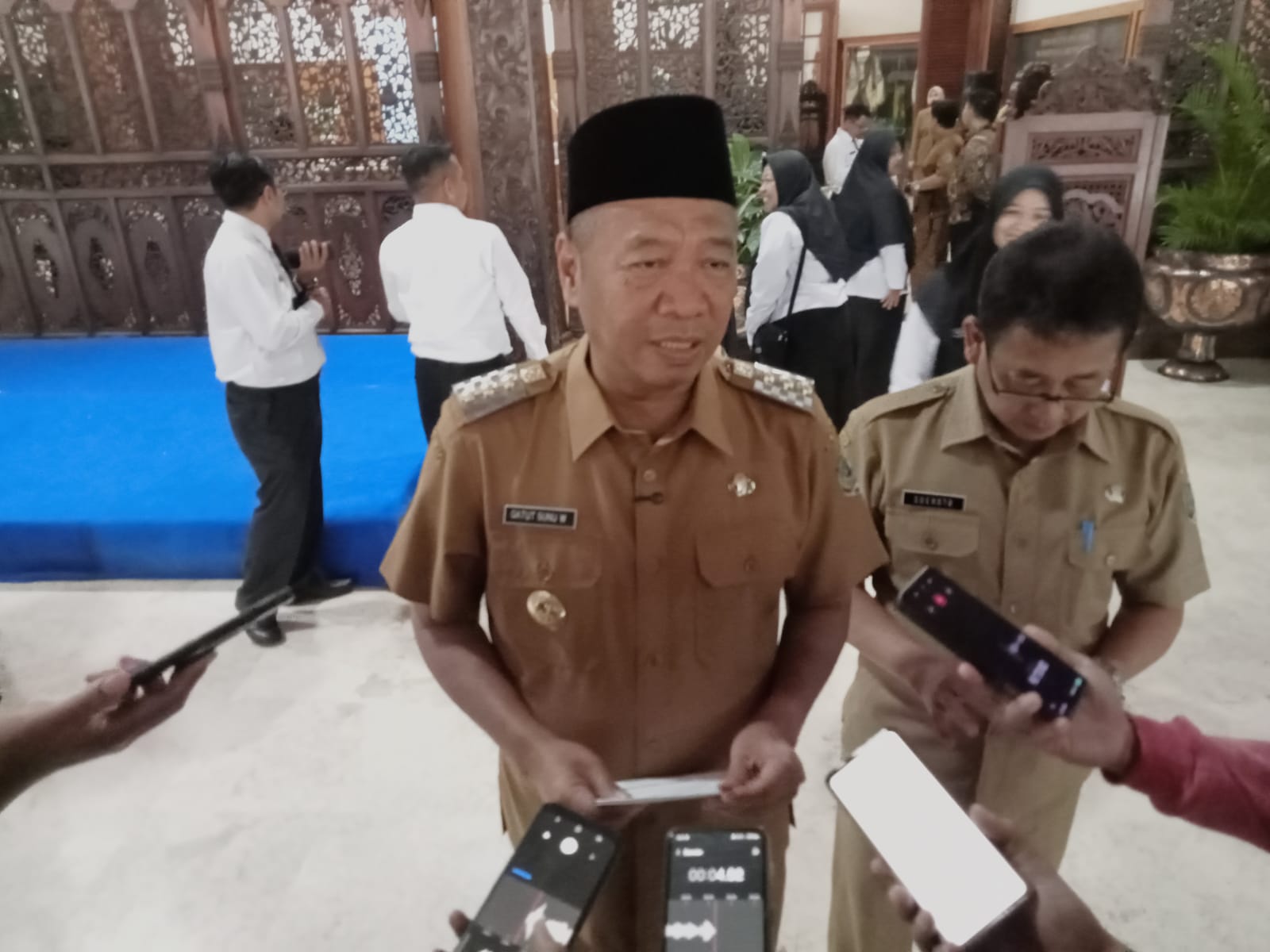 Bupati Gatut Sunu Ingatkan Sekolah Patuhi Aturan Soal Jual Beli Buku dan Seragam