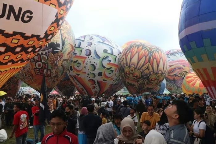 Meriah! Bhayangkara Tulungagung Balloon Festival 2025 Serap Ribuan Pengunjung