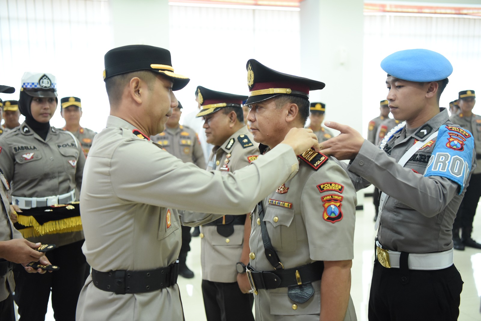 Pimpin Sertijab, Wakapolres Gresik Tekankan Profesionalisme dan Dedikasi Pelayanan