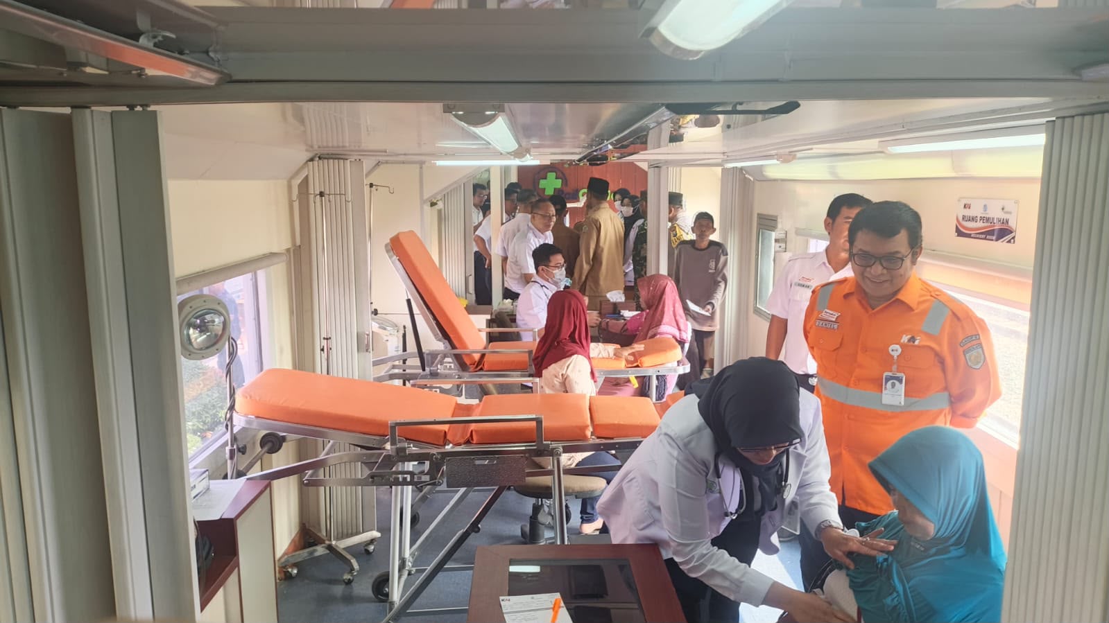 KAI Daop 8 Hadirkan Rail Clinic di Stasiun Cerme Gresik, Sasar 250 Warga dan Siswa
