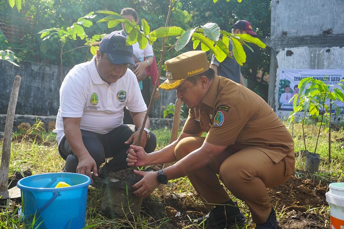 Peringati Hari Bumi, Wali Kota Pasuruan Tanam Matoa