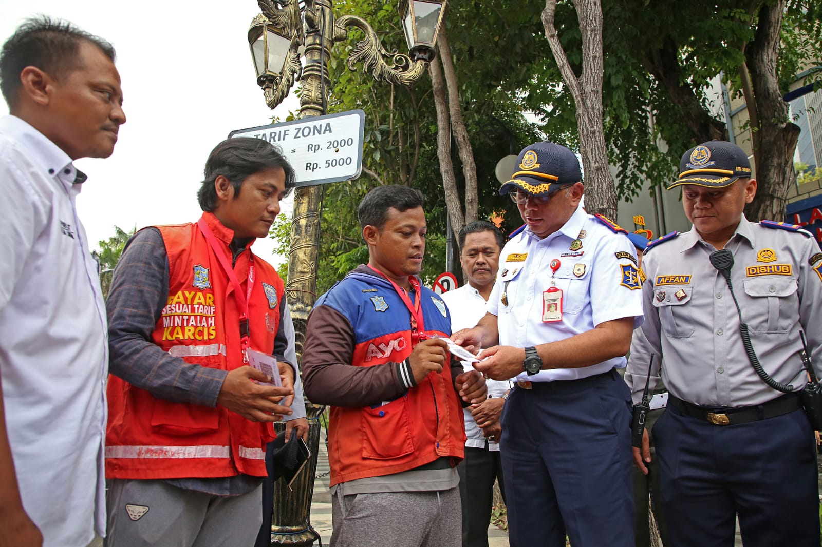 Bayar Parkir Non Tunai Resmi Berlaku di Surabaya