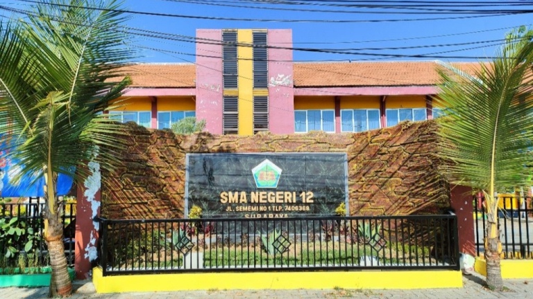 Dugaan Pungli di SMAN 12 Surabaya: Diduga Minta Rp25 Juta untuk Isi Kursi Kosong