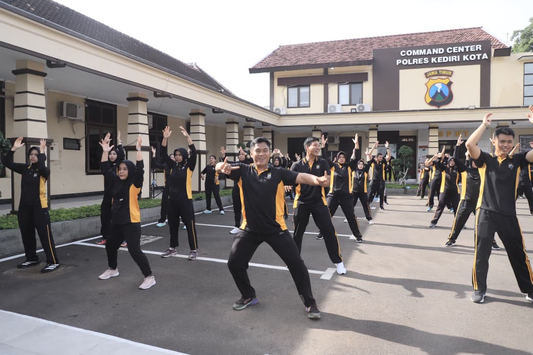 Jaga Kebugaran dan Kesehatan Personel, Polres Kediri Kota Rutin Olahraga Bersama