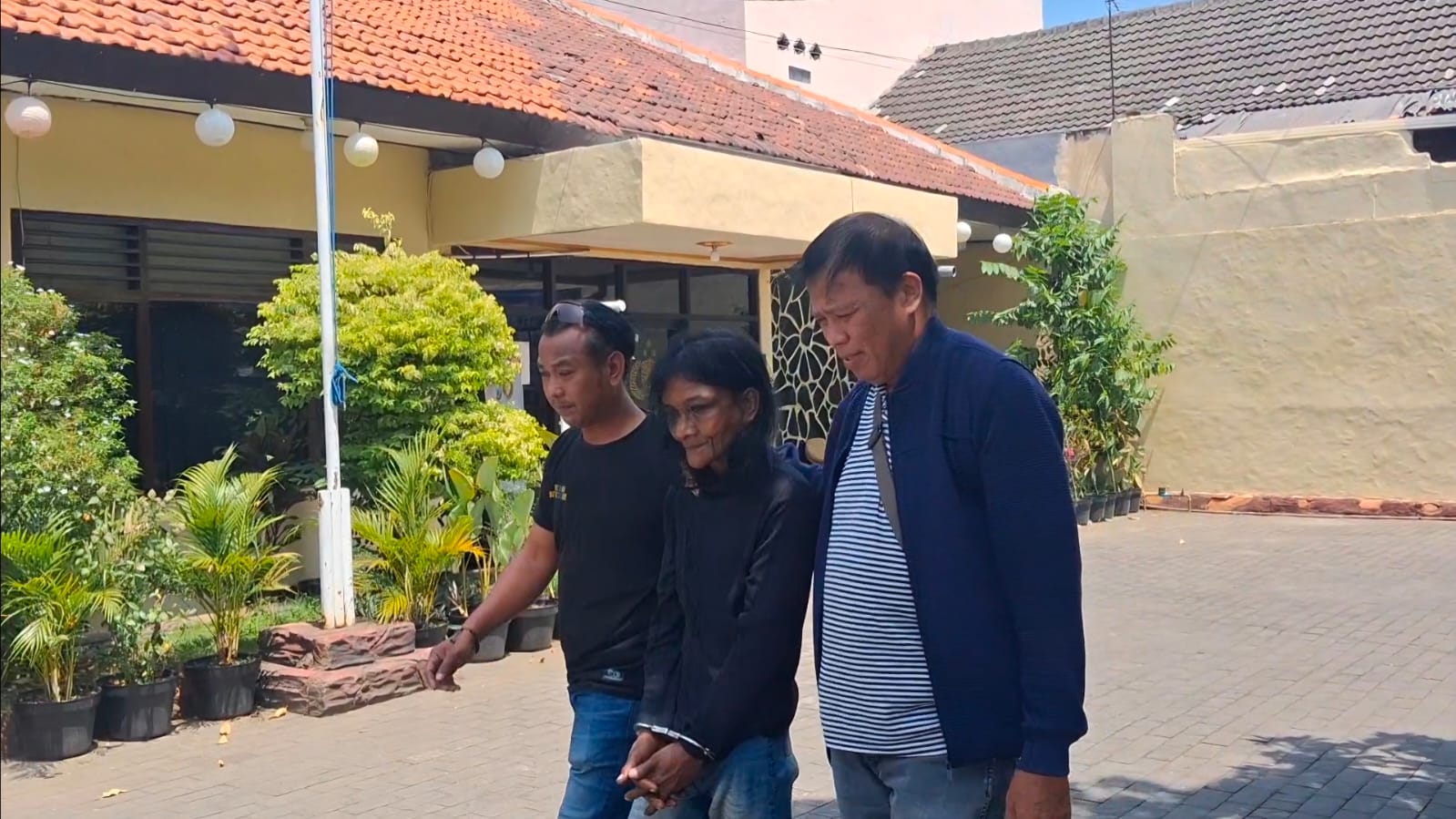 Residivis Narkoba Curi Motor di Taman Sidoarjo, Dihajar Massa