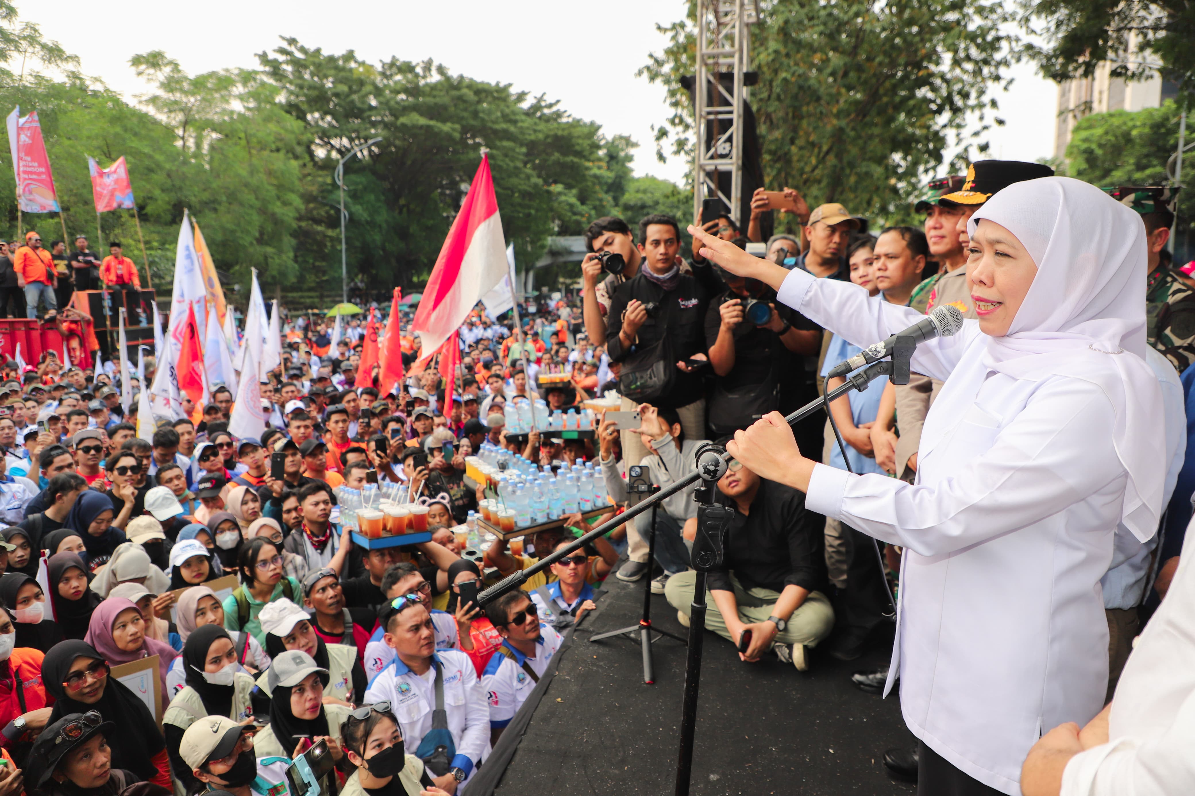 May Day 2026, Khofifah Ajak Perkuat Kolaborasi Demi Industri Maju dan Pekerja Sejahtera