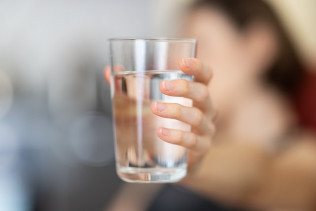 Lakukan Secara Rutin! Ini 5 Manfaat Yang Kalian Dapat Jika Rutin Minum Air Putih