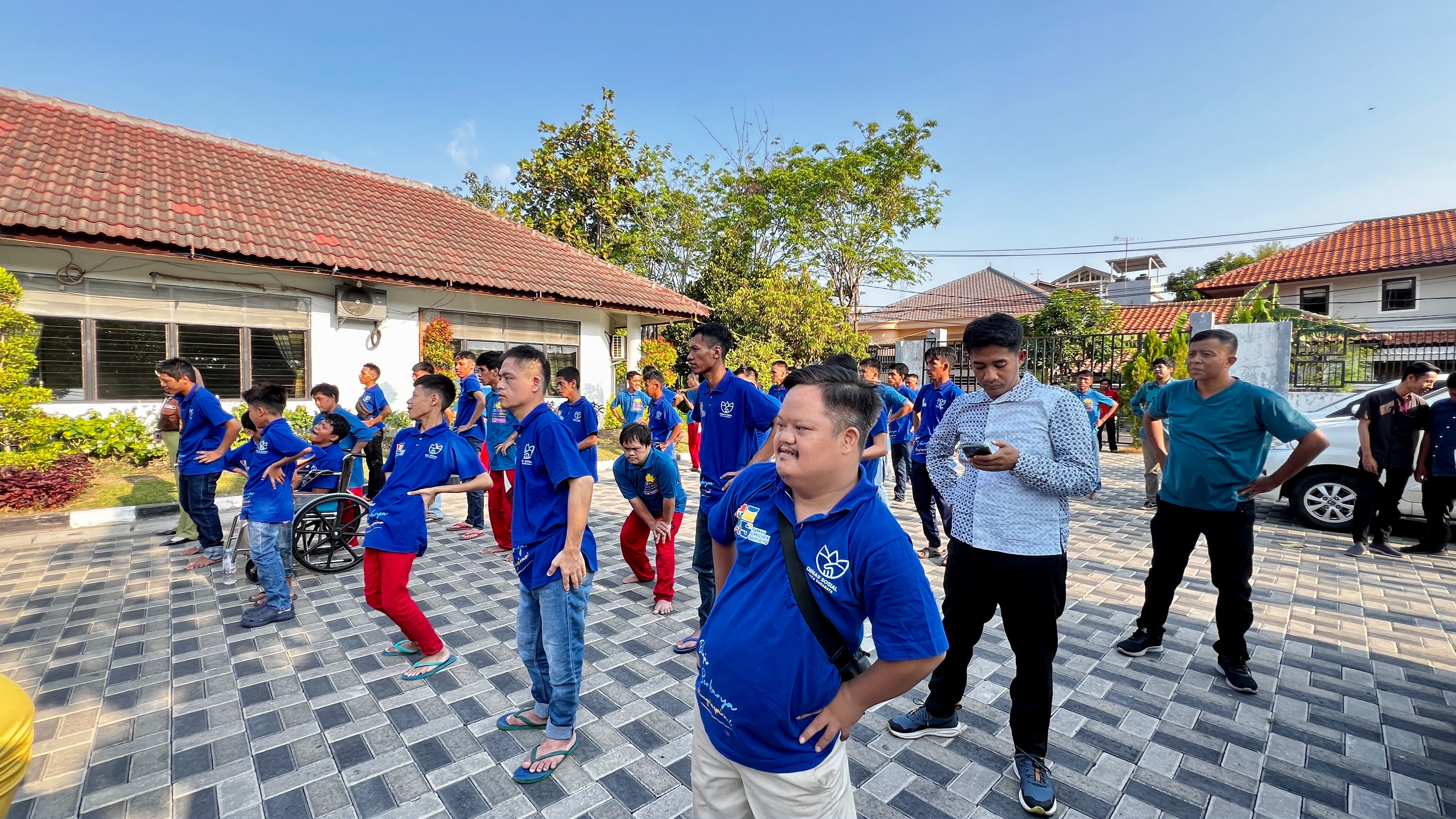 Peringati Haornas, Dafam Pacific Caesar Surabaya Ajak Anak UPTD Senam Ceria
