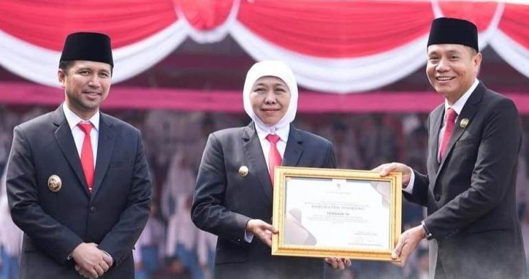Kinerja JDIH Terbaik, Sekwan Jombang Raih Penghargaan dari Gubernur Kofifah   