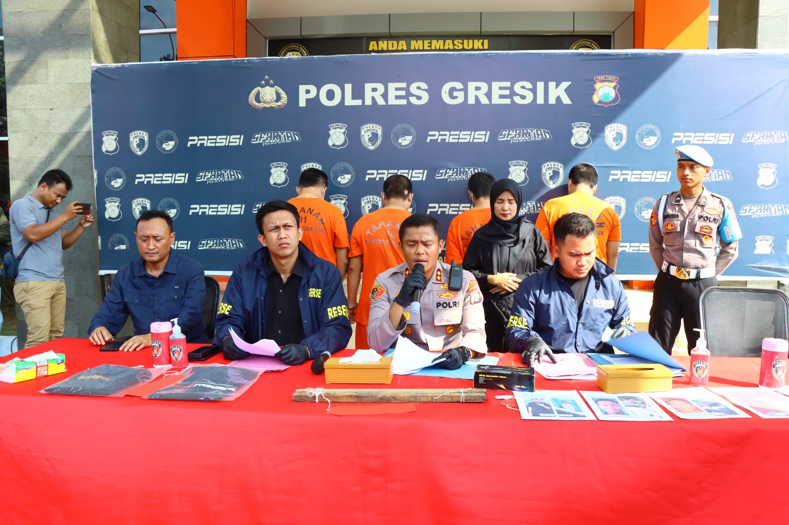 Polres Gresik Ungkap Kasus Pengeroyokan, LSM Laskar Sakera Ditangkap