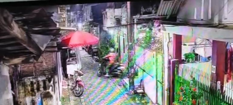 Bandit Motor Obok-obok Keputran, Aksi Gasak Honda Beat Terekam CCTV