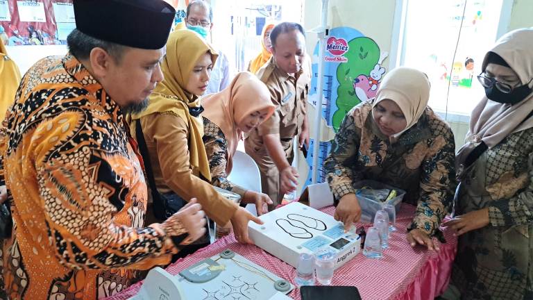 Johari Mustawan Sidak Posga RW 8 Tubanan Baru, Soroti Kelengkapan Sarana dan Prasarana