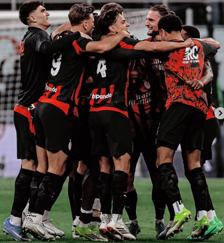 Derby della Madonnina Milik Milan! Gol Estupinan Pangkas Jarak Rossoneri dengan Inter