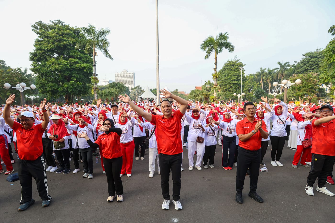 Pemkot Surabaya dan Bank Jatim Gelar Senam Lansia untuk Tingkatkan Angka Harapan Hidup