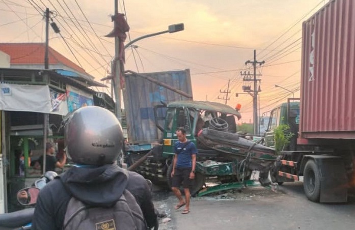 Seruduk Pengendara di Driyorejo, Polisi Tetapkan Sopir Truk Mabuk Jadi Tersangka