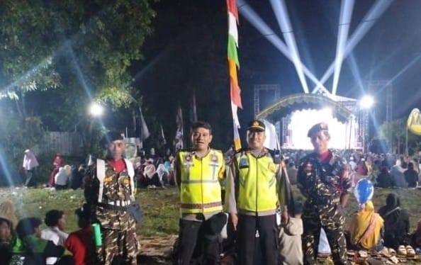 Anggota Polsek Padangan Laksanakan Pengamanan Solawatan Dalam Rangka PHBI Maulid Nabi Muhammad SAW