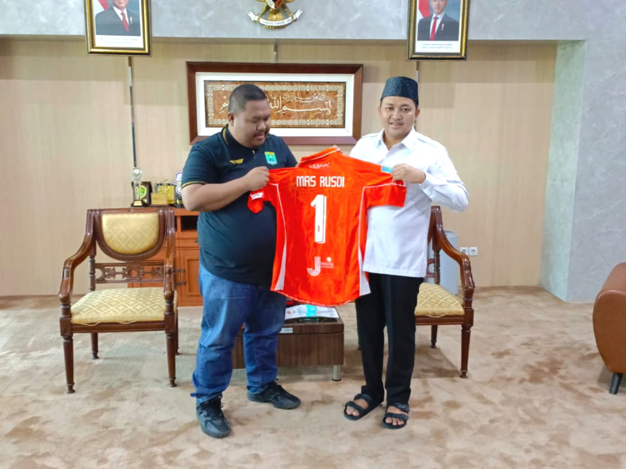 Manajemen Persekabpas Resmi Diserahkan ke Bupati, Misi Naik Kelas