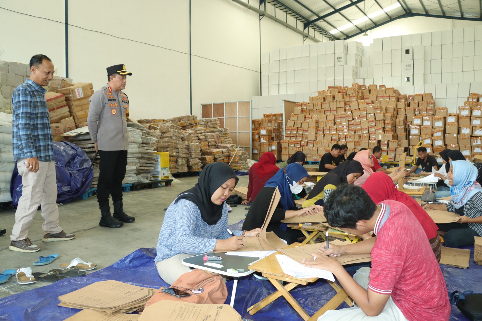 Pastikan Keamanan, Kapolres Gresik Cek Kantor dan Gudang KPU