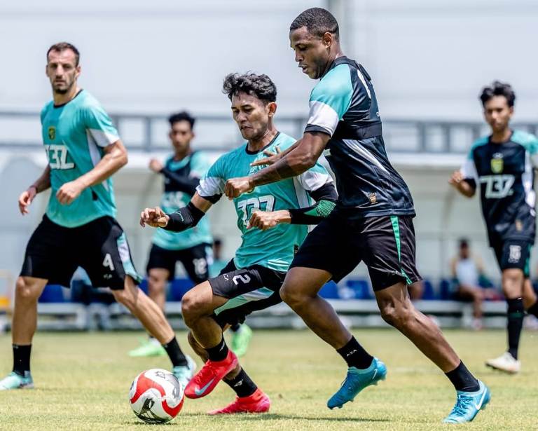 Prediksi Persebaya vs Persis Solo di Stadion GBT Surabaya, Kemenangan Jadi Target Kedua Tim