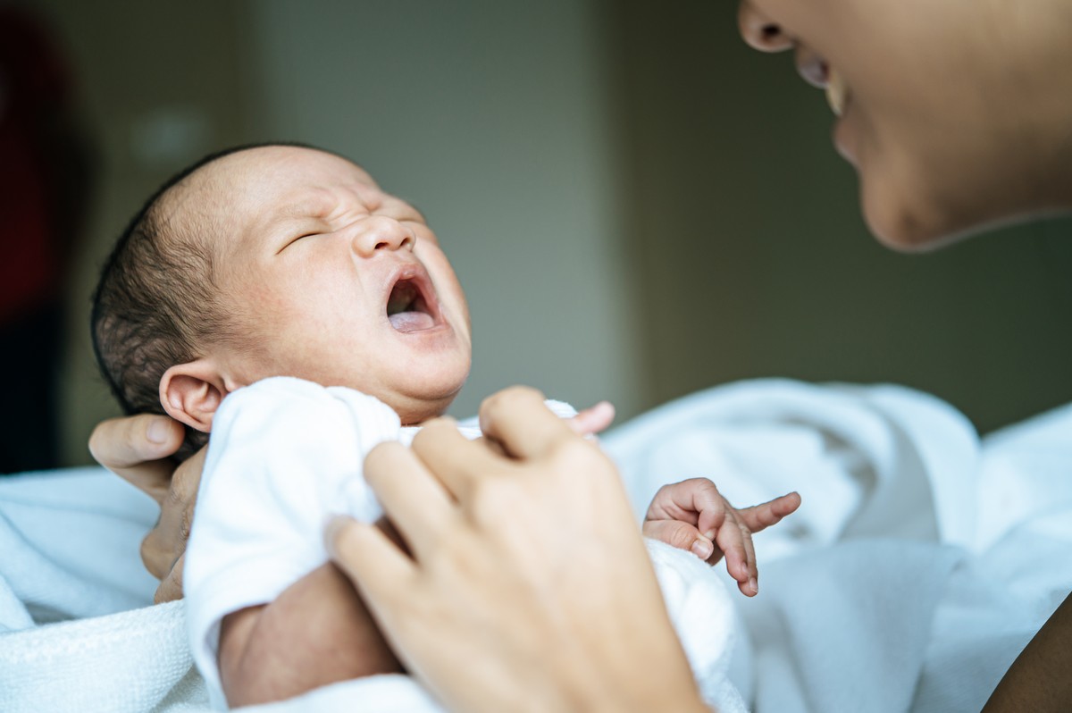 Mengenal Komunikasi Bayi, Arti di Balik Tangisan dan Ekspresi Bayi Baru Lahir