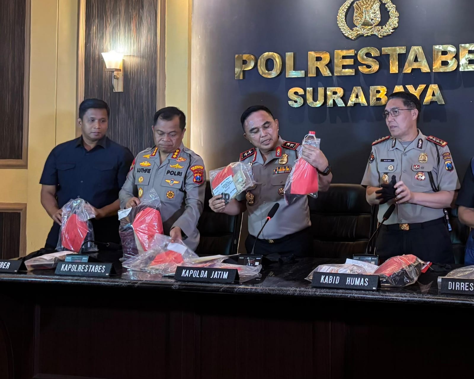 Polisi Ciduk 11 Orang Sebelum Demo di Grahadi Surabaya, Sita Tiner hingga Arak