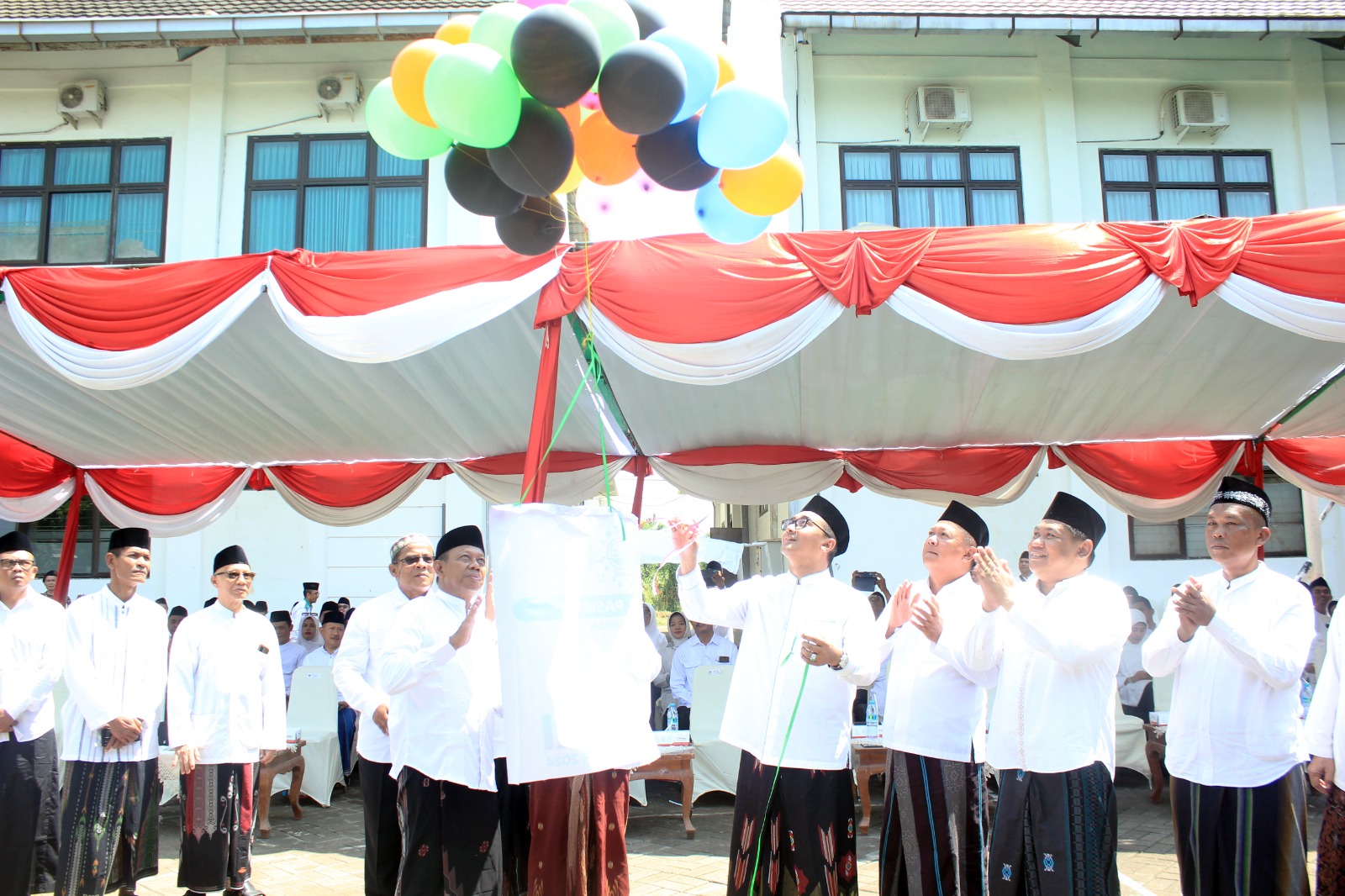 Upacara Peringatan Hari Santri Nasional 2024 di Kota Pasuruan Berlangsung Khidmat