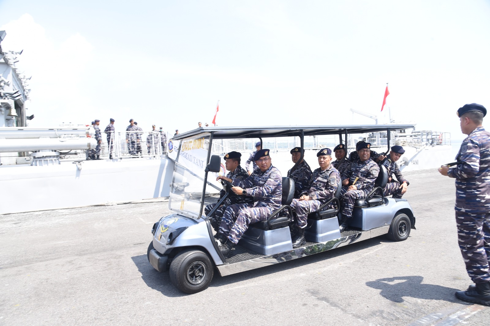 Jelang Sertijab, Pangkoarmada II Laksanakan Admiral Inspection