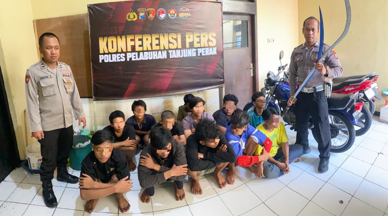 Patroli Dini Hari Gagalkan Tawuran di Pogot, 12 Bocah Diamankan, 4 Sajam Disita