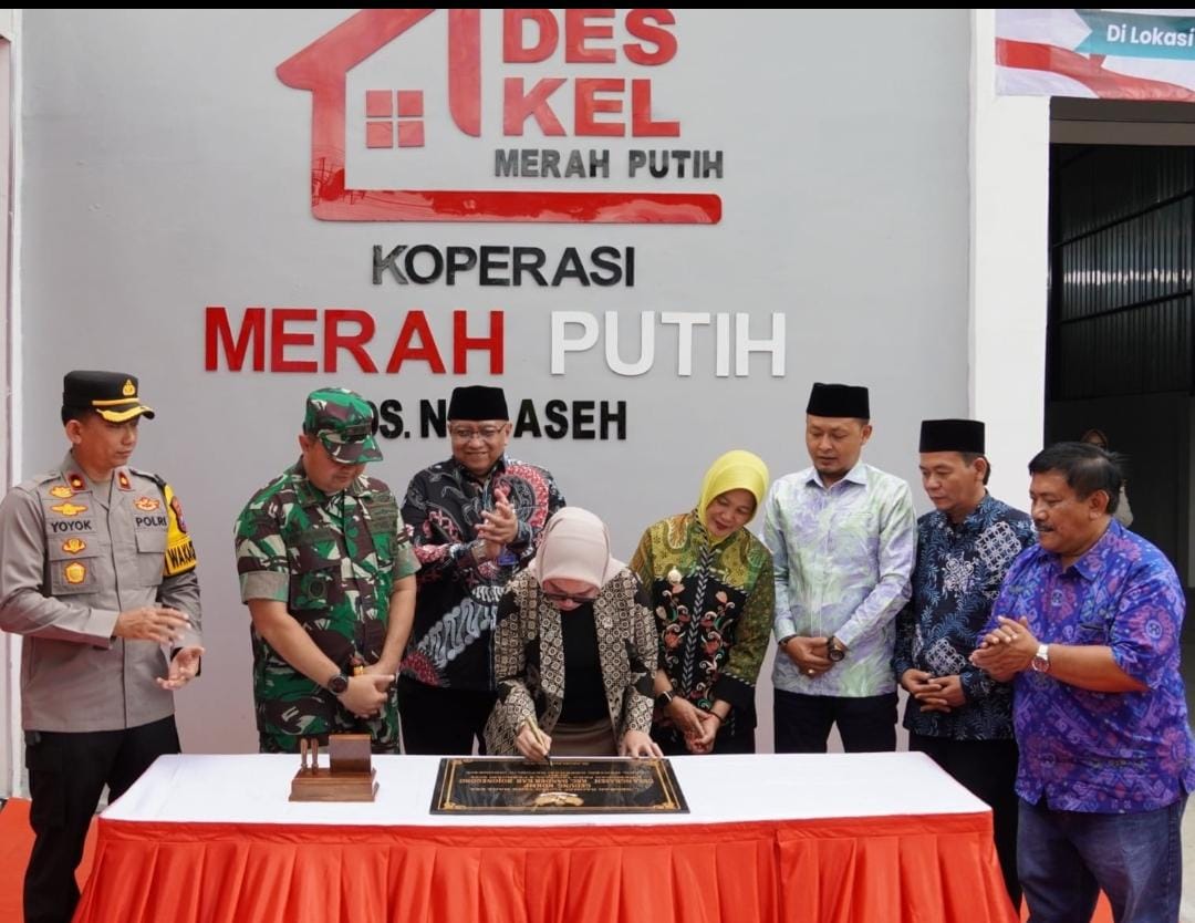 Dandim Bojonegoro bersama Wabup Dampingi Wamenkop Resmikan KDKMP Ngraseh