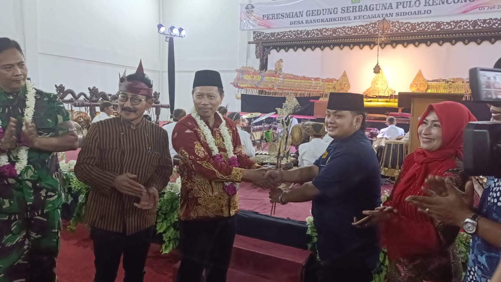 Resmikan Gedung Serba Guna Pulo Kencono, Pemdes Rangkah Kidul Nanggap Wayang Kulit Khas Sidoarjo