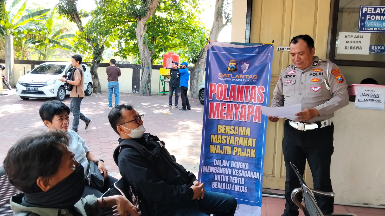 Polantas Menyapa, Cara Humanis Satlantas Polres Madiun Kota Bangun Kesadaran Tertib Berlalu Lintas